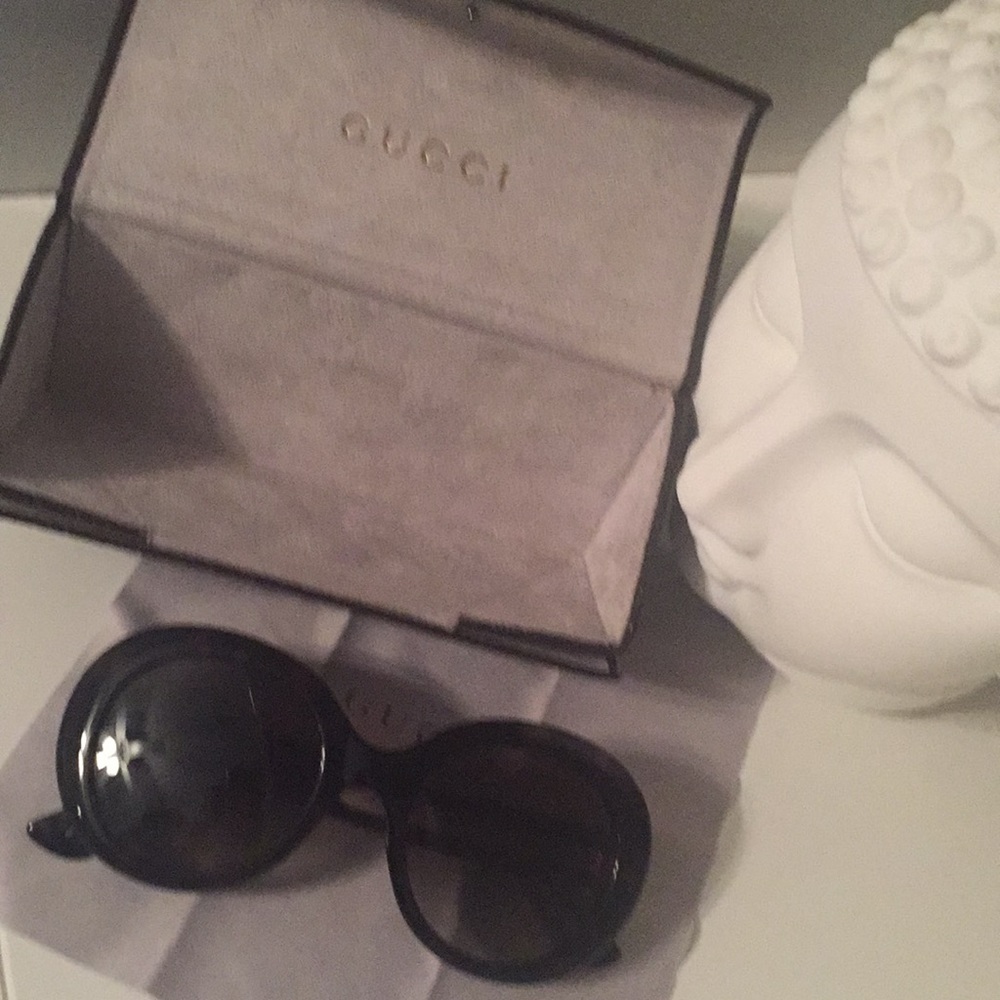 *Authentic* GUCCI sunglasses.